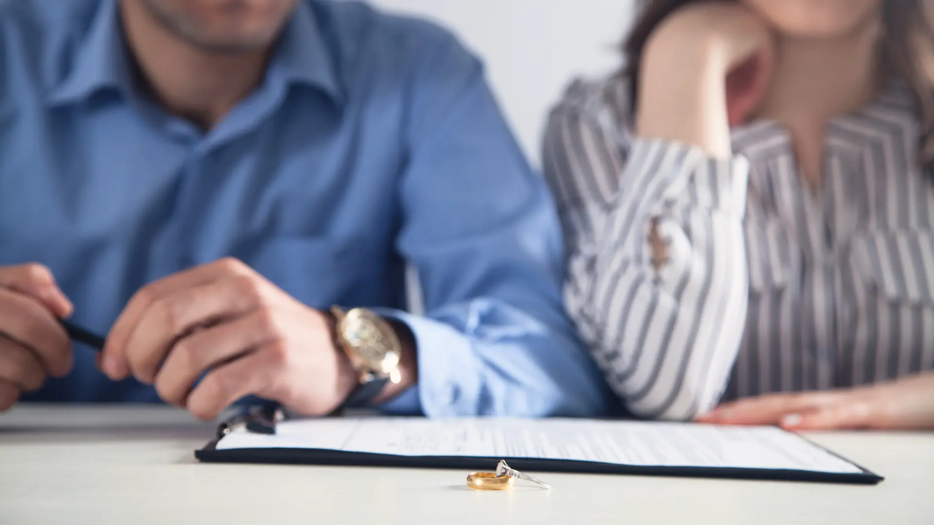 Boşanma Psikolojisi Nedir, Nasıl Atlatılır?